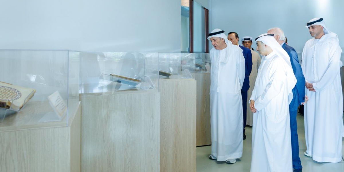 جامعة الإمارات العربية المتحدة تحتفي بإرثها العلمي في “معرض المخطوطات – هوية وتنمية مستدامة”