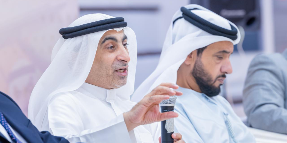 جامعة الإمارات تناقش "الذكاء الاصطناعي.. من الاستراتيجية إلى التطبيق" ضمن مبادرة "نقاشات أكاديمية"