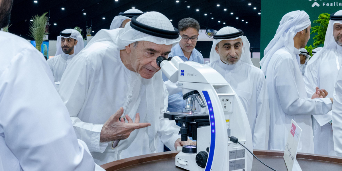 sliderImage جامعة الإمارات تشارك في مهرجان ليوا للرطب 2025 بإنجازات بحثية تدعم الزراعة المستدامة والأمن الغذائي