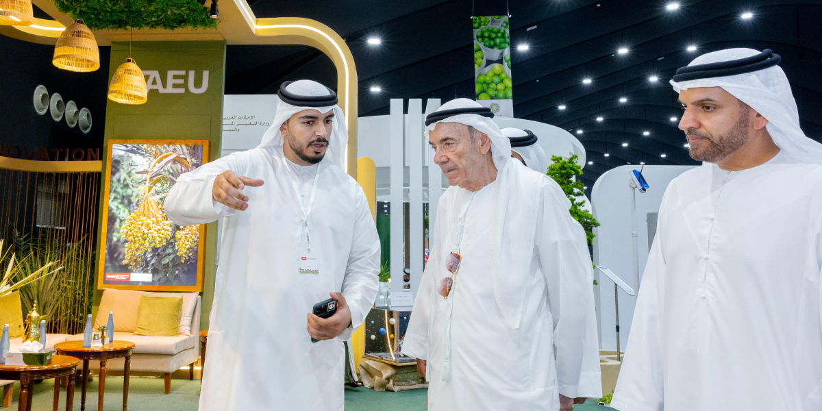 sliderImage جامعة الإمارات تشارك في مهرجان ليوا للرطب 2025 بإنجازات بحثية تدعم الزراعة المستدامة والأمن الغذائي