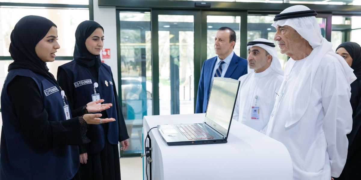 sliderImage جامعة الإمارات تستعرض 31 مشروعًا مبتكرًا في فعالية "من الفكرة إلى النموذج الأولي"